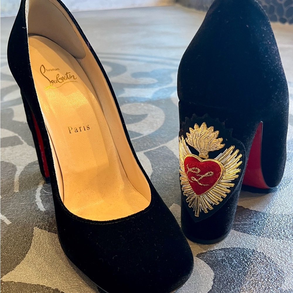 Christian Louboutin Cadrilla
Corazon Black Velvet Heels w/Gold Heart Embroidery